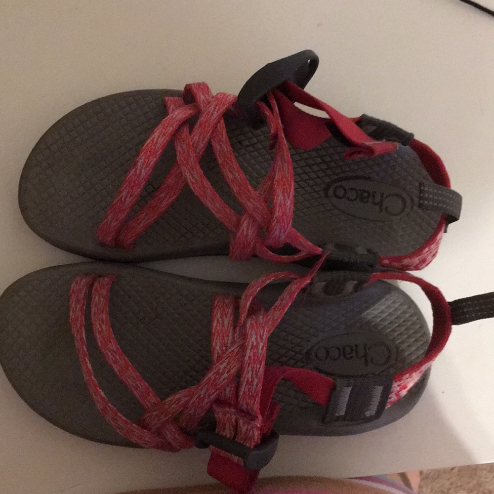 Girls chacos